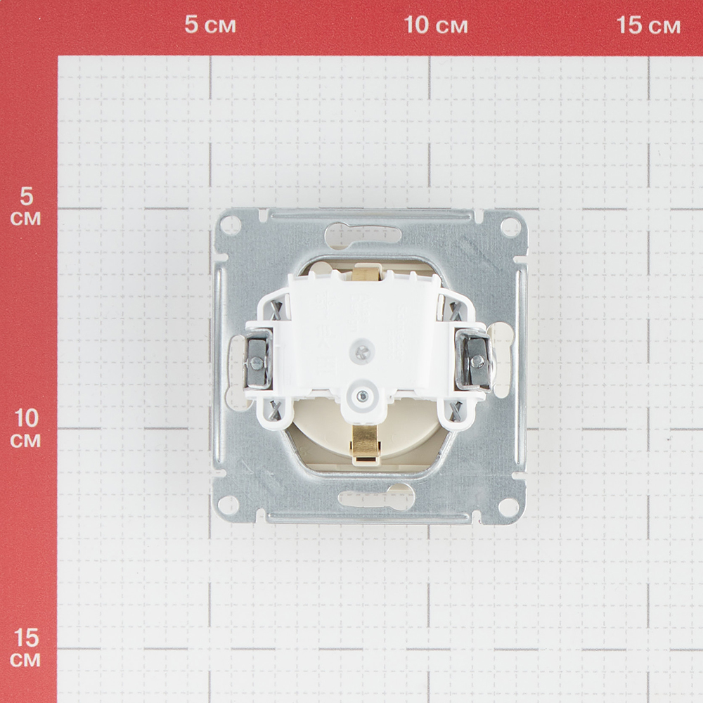 фото Розетка schneider electric atlas design atn000246 скрытая установка бежевая с заземлением со шторками с крышкой