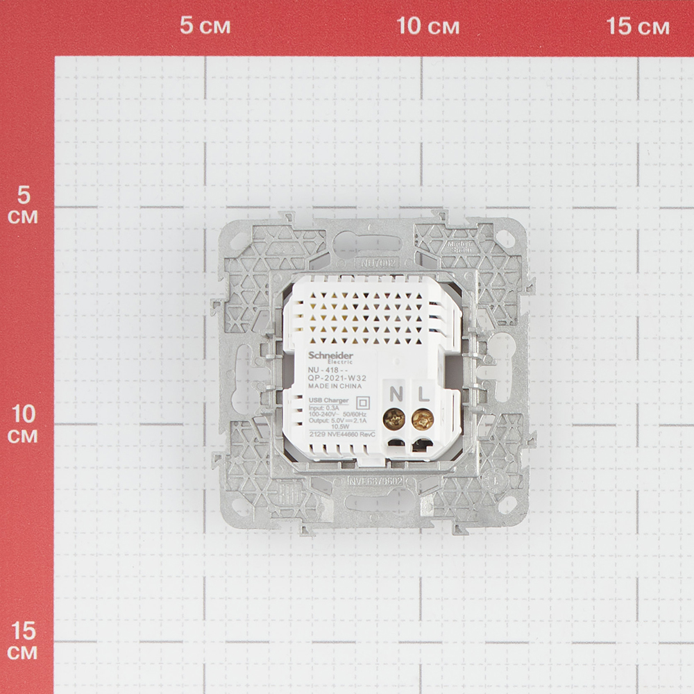 фото Розетка usb schneider electric unica new nu541818 скрытая установка белая два модуля для зарядки 2100 ма