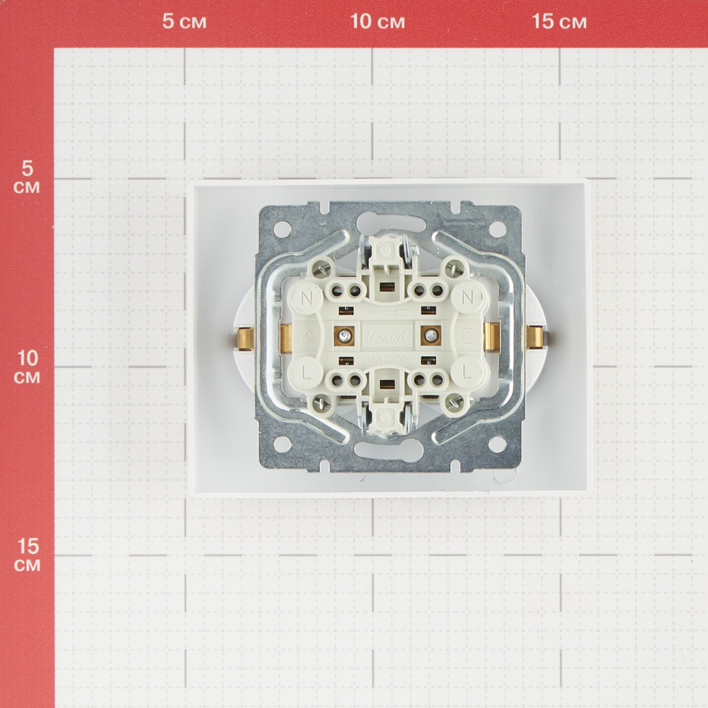 фото Розетка lezard karina 707-3000-127b двойная скрытая установка жемчужно-белая с заземлением