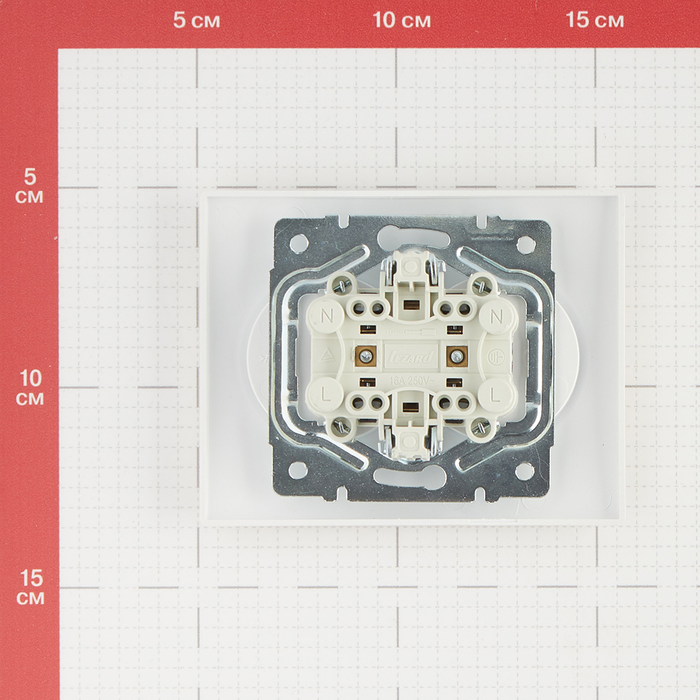 фото Розетка lezard karina 707-3000-128b двойная скрытая установка жемчужно-белая