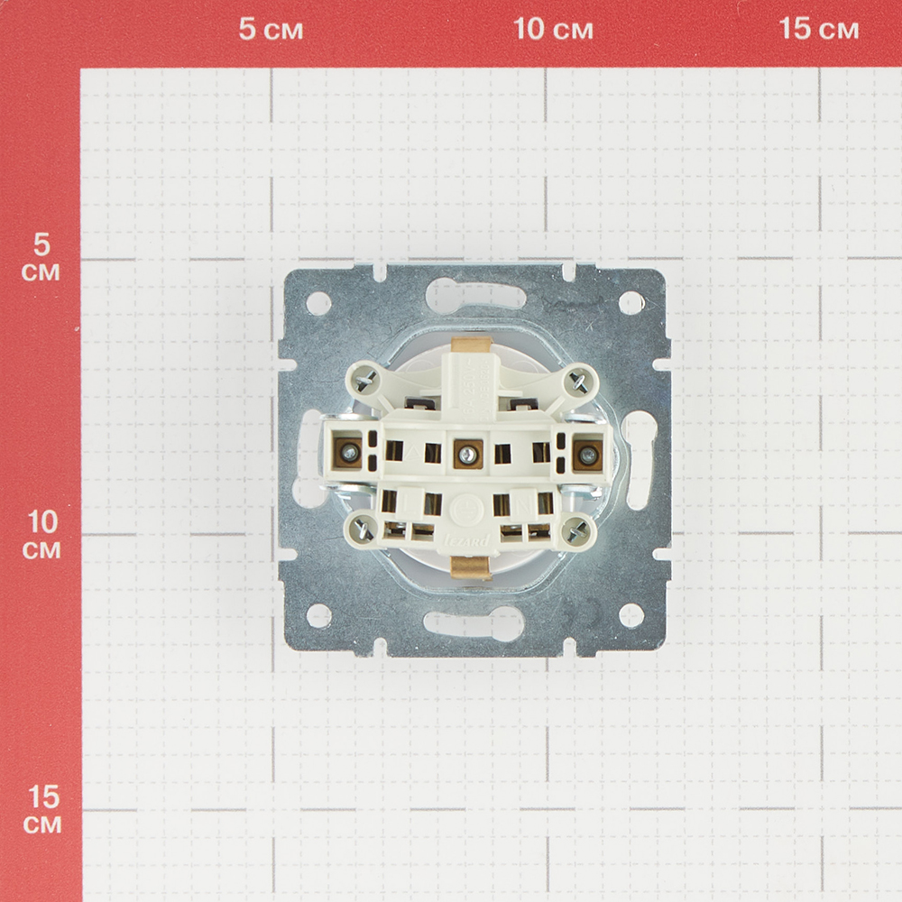 фото Розетка lezard karina 707-3088-122b скрытая установка жемчужно-белая с заземлением