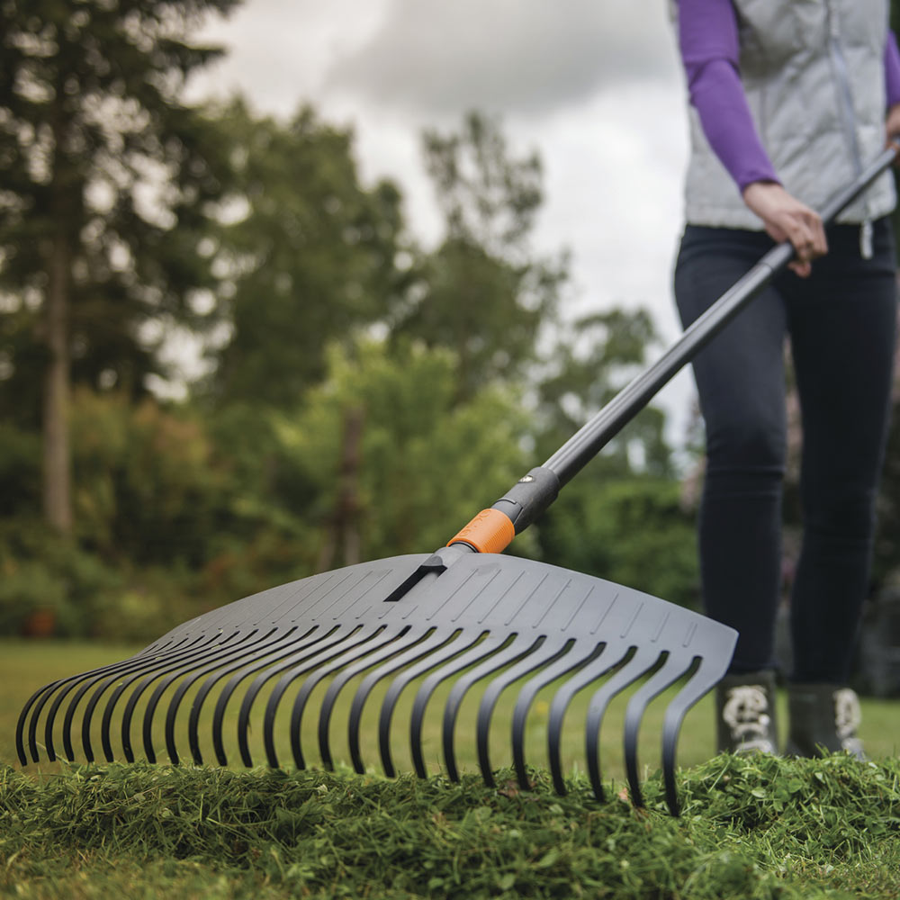 фото Насадка-грабли веерные fiskars quikfit (1000642) пластиковые для листьев и травы 25 зубьев