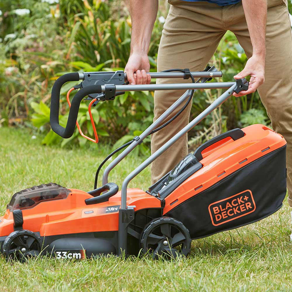 фото Газонокосилка аккумуляторная black+decker bcmw3318l2-qw (bcmw3318l2-qw) 2 акб и зу