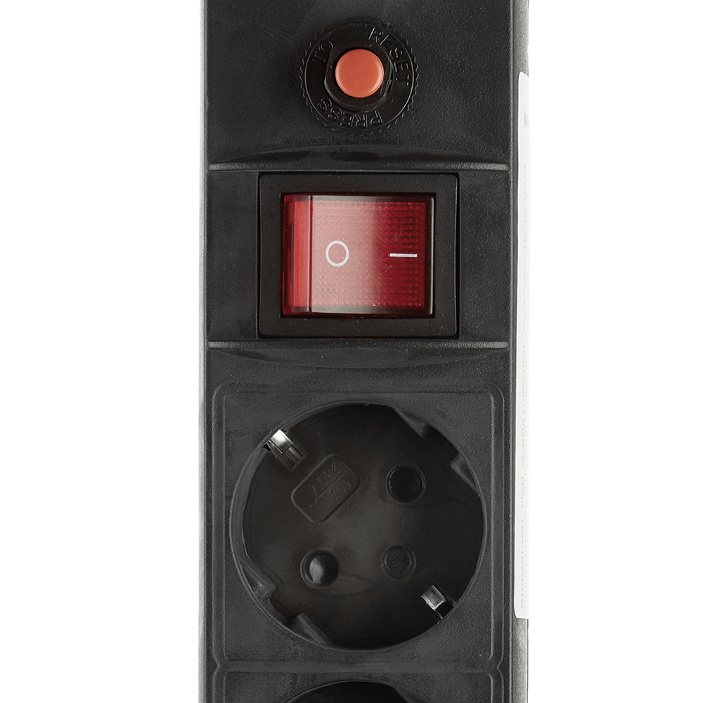 фото Сетевой фильтр universal (967u-4005) с заземлением 5 м 10 а 230 в 2,2 квт 6 розеток пвс 3х0,75 мм2 ip20 с выключателем и защитными шторками черный