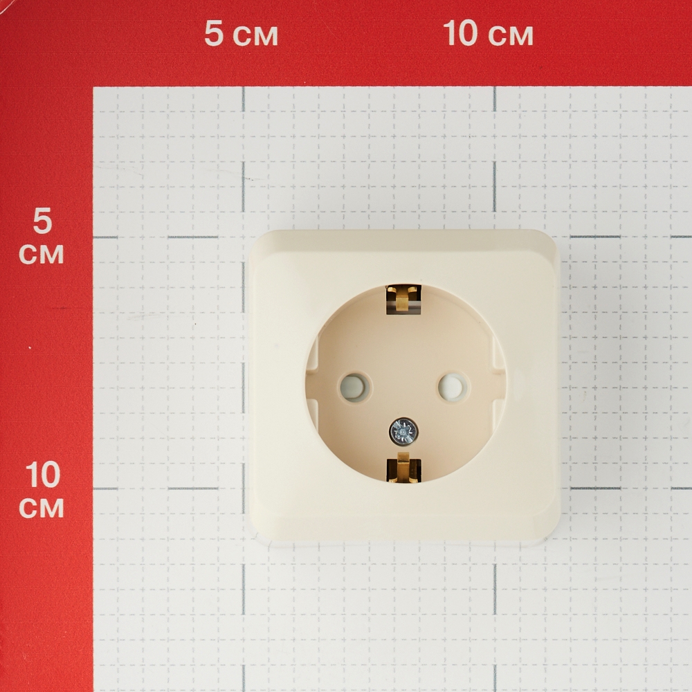 фото Розетка schneider electric этюд pa16-004k открытая установка кремовая с заземлением ip20 со шторками