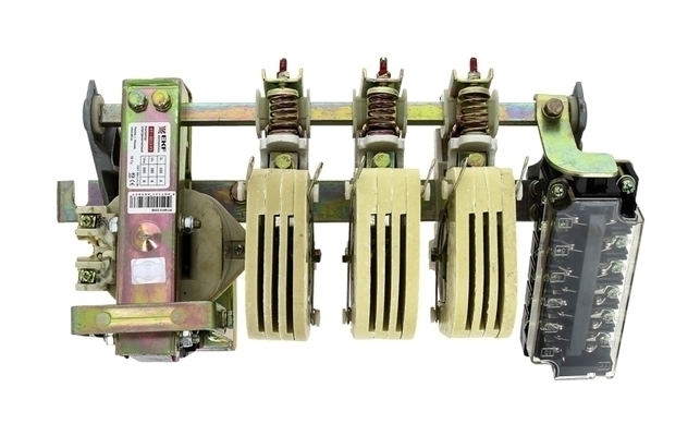 

Контактор EKF PROxima 220 В 400 А тип AC 3НО+3НЗ поворотного типа (kt6043-220)