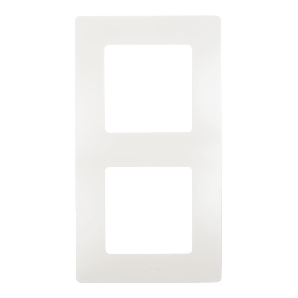 Рамка Legrand Etika двухместная белая (672502) рамка белая двухместная legrand etika 672502