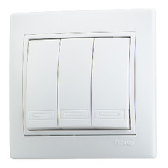 Выключатель с рамкой Lezard MIRA 701-0202-109 трехклавишный скрытая установка белый