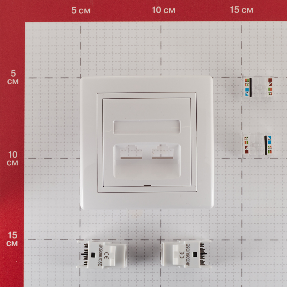 

Розетка компьютерная с рамкой Aling-conel 614.000 скрытая установка белая два модуля RJ45 cat 5e UTP, Белый