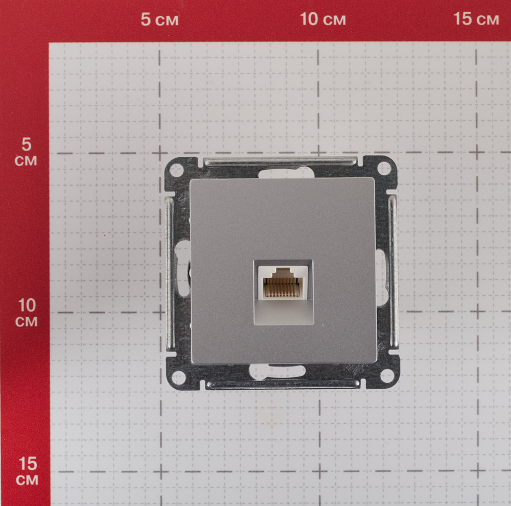 фото Розетка компьютерная schneider electric atlas design atn000383 скрытая установка алюминий один модуль rj45