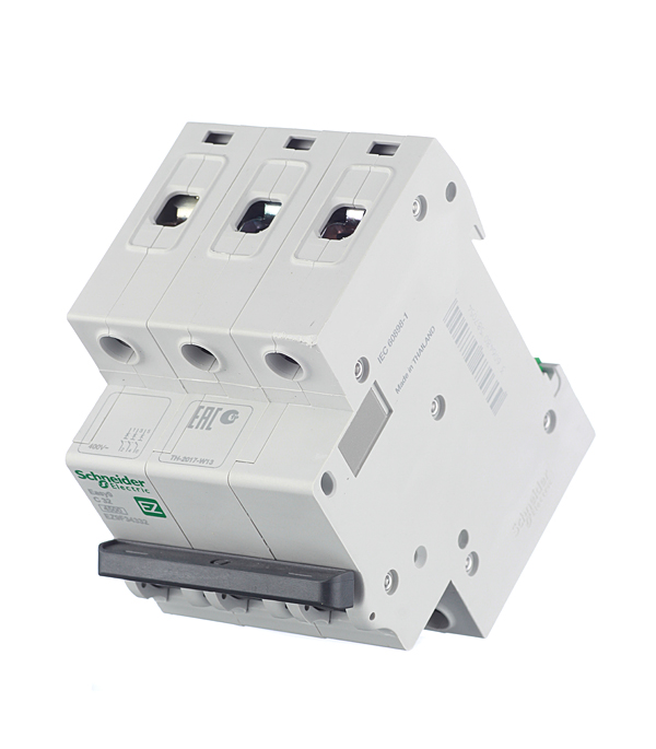 фото Автоматический выключатель schneider electric easy9 (ez9f34332) 3p 32а тип c 4,5 ка 400 в на din-рейку