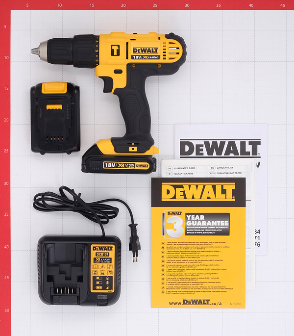 Дрель-шуруповерт аккумуляторная ударная DeWalt DCD776S2 18В 2х1,5Ач Li-Ion