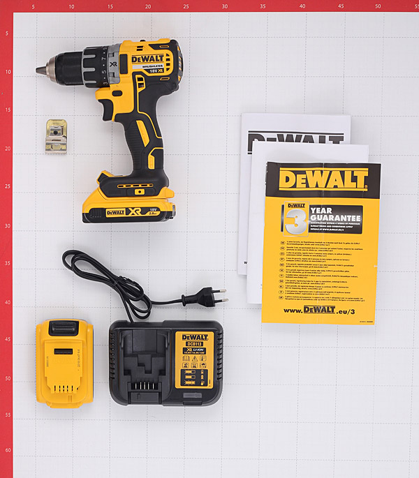 Дрель-шуруповерт аккумуляторная DeWalt DCD791D2 18В 2х2Ач Li-Ion