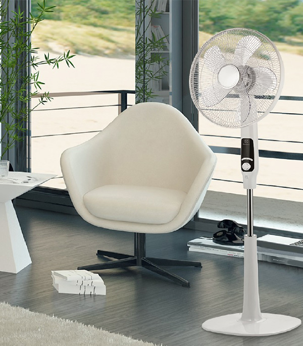 

Вентилятор напольный Electrolux EFF-1000i 8 скоростей 55 Вт с пультом, Белый
