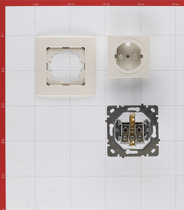 

Розетка с рамкой Nilson TOURAN 24121617 скрытая установка бежевая с заземлением, Бежевый