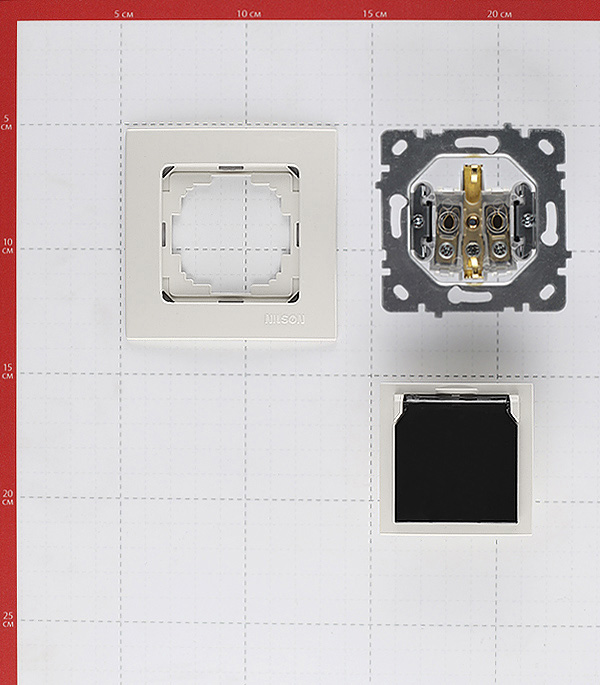 

Розетка с рамкой Nilson TOURAN 24121618 скрытая установка бежевая с заземлением с крышкой, Бежевый