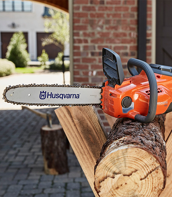 фото Пила цепная аккумуляторная husqvarna 120i (9670982-01) 12" шаг 3/8" паз 1,1 мм 45 звеньев li-ion 36в без акб и зу