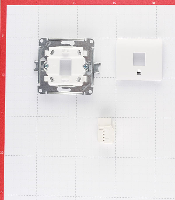 фото Розетка компьютерная schneider electric glossa gsl000181k скрытая установка белый один модуль rj45