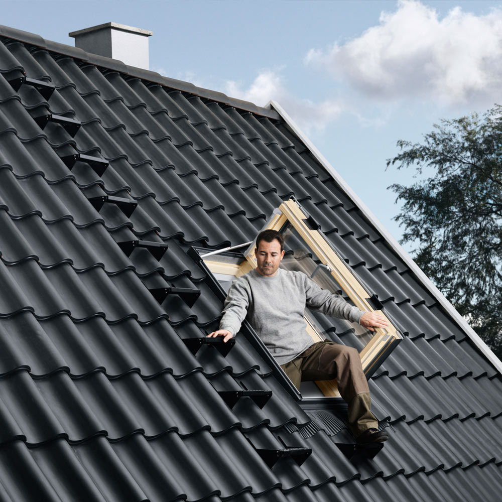 

Окно-люк Velux GXL FK06 3070 660х1180 мм выход на кровлю