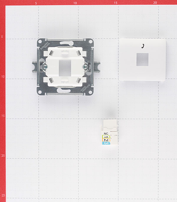 фото Розетка телефонная schneider electric glossa gsl000181t скрытая установка белая один модуль rj11 cat 3