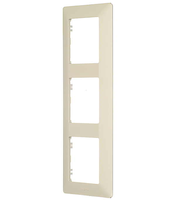 

Рамка Legrand Valena LIFE 754043 трехместная универсальная слоновая кость